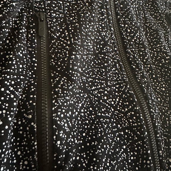 Lululemon Define Jacket Size 6 *GREAT CONDITION!* - Picture 3 of 6